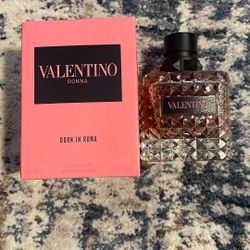 Valentino Donna Born In Roma