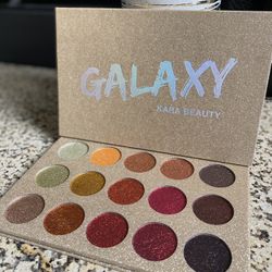 Large Eyeshadow Pallet- Kara Beauty