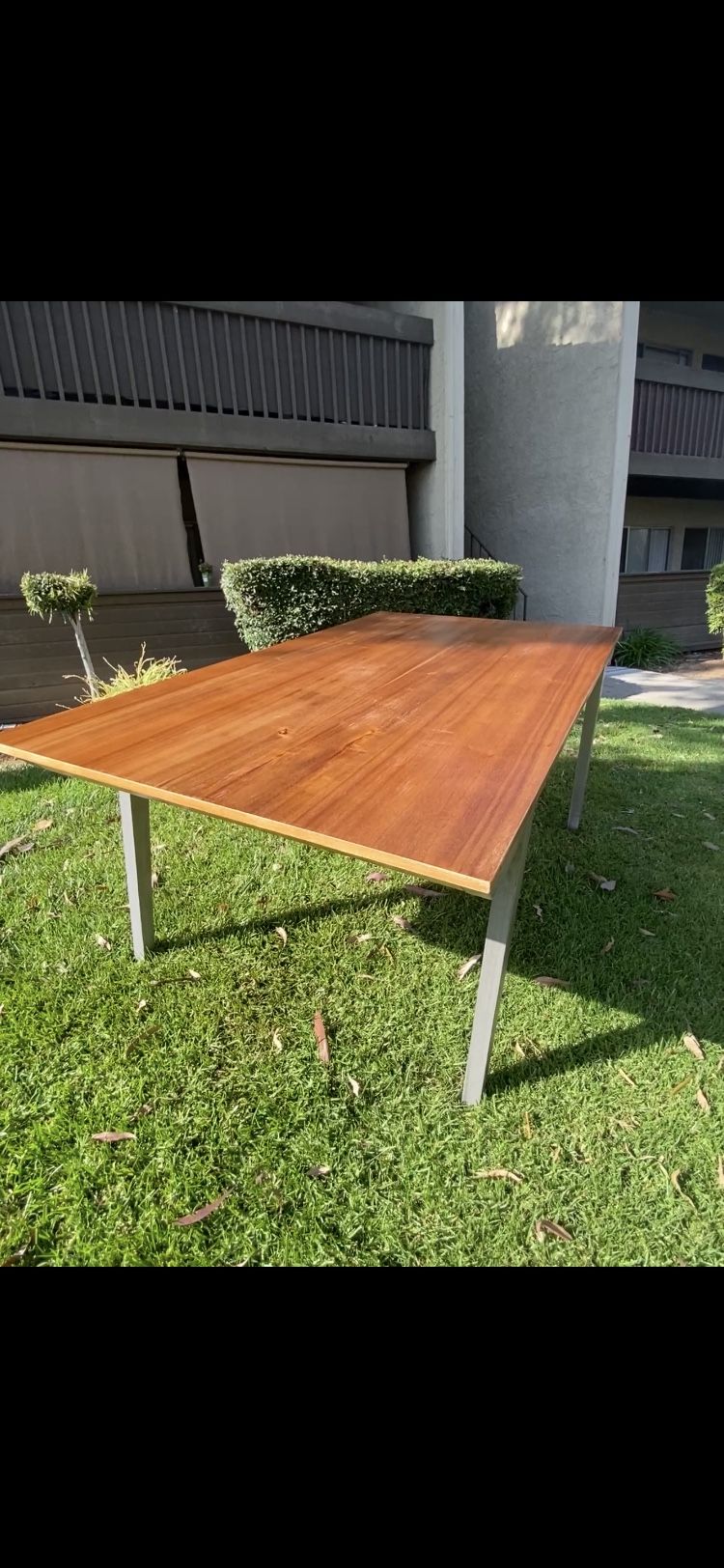 Beautiful Wood Table Gray/brown