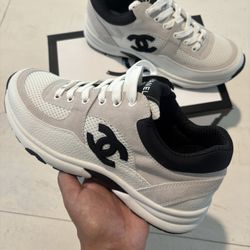 CHANEL SNEAKERS SIZE EUR 40 (8.5)