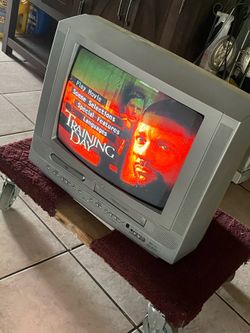 19in Magnavox Dvd/Vcr combo crt tv