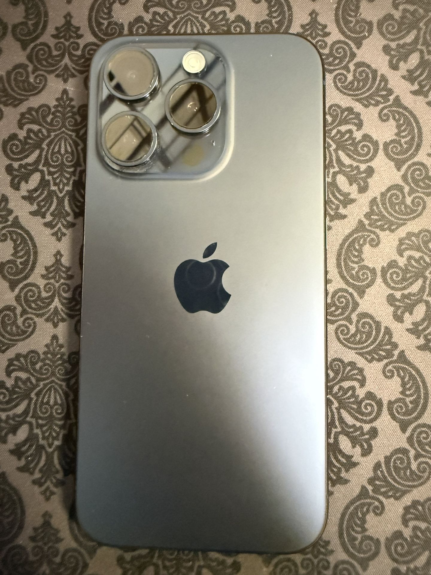 iPhone 15 Pro ** Unlocked **