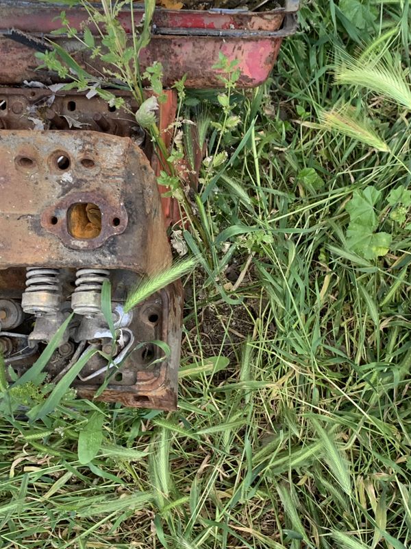 Chevy 327 camel hump heads for Sale in Porterville, CA