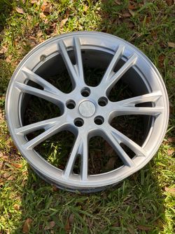 Model Y wheel