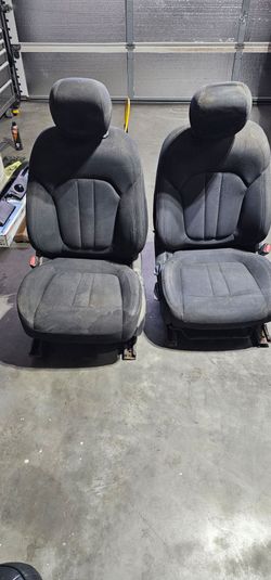 Seats from 2016 Chrysler 200