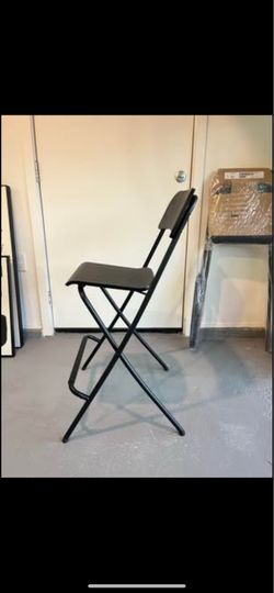 Folding bar stools