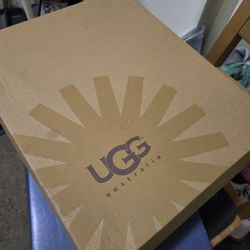 UGG Size 4