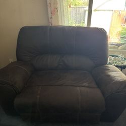 Oversized Recliner 