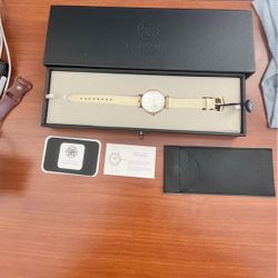 The Vainui Mother-of-Pearl Ladies' Watch - Gold & Ayoka White