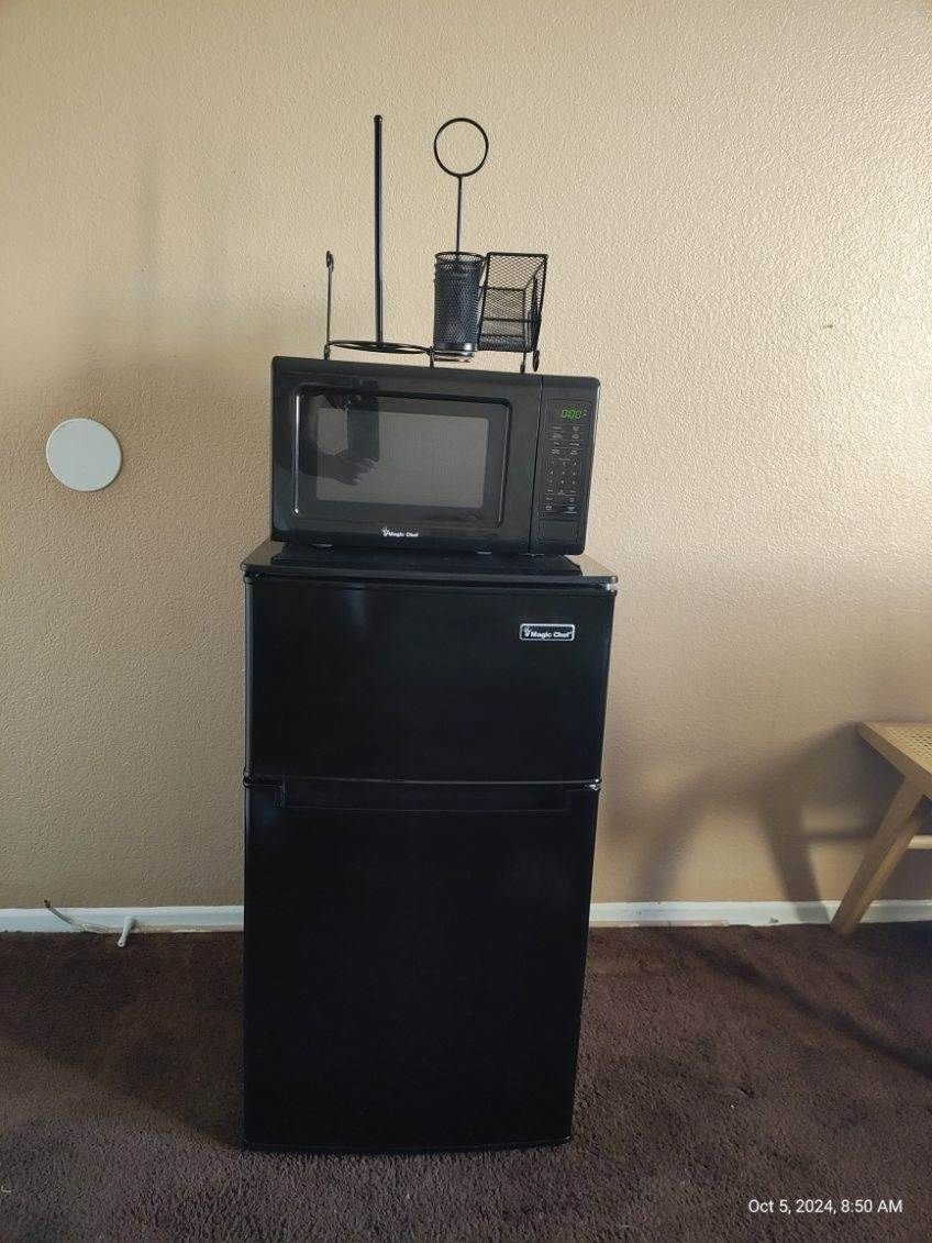 Magic Chef Mini Fridge & Mini Microwave Set