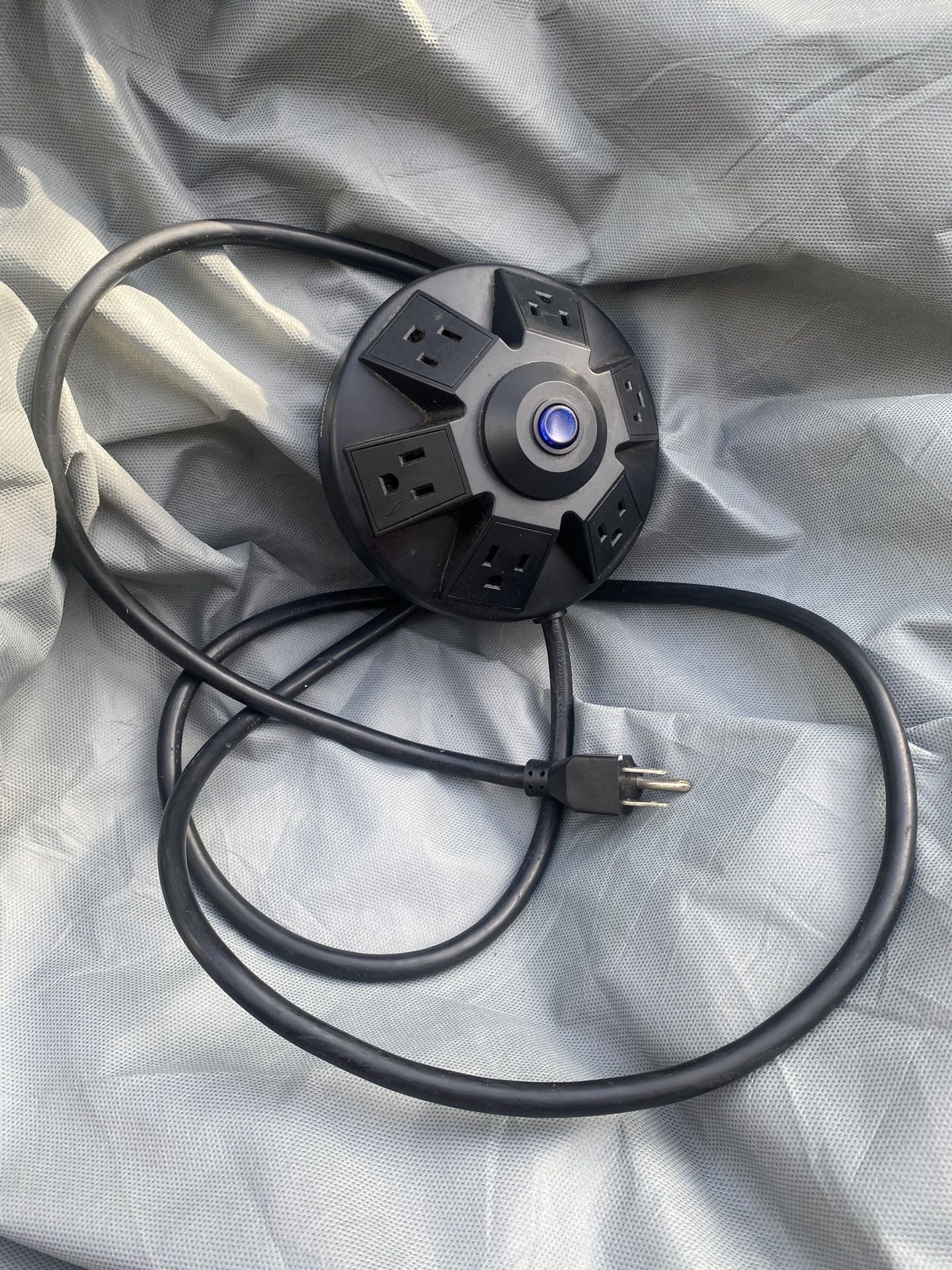 Powramid 6 plug Outlet/USB