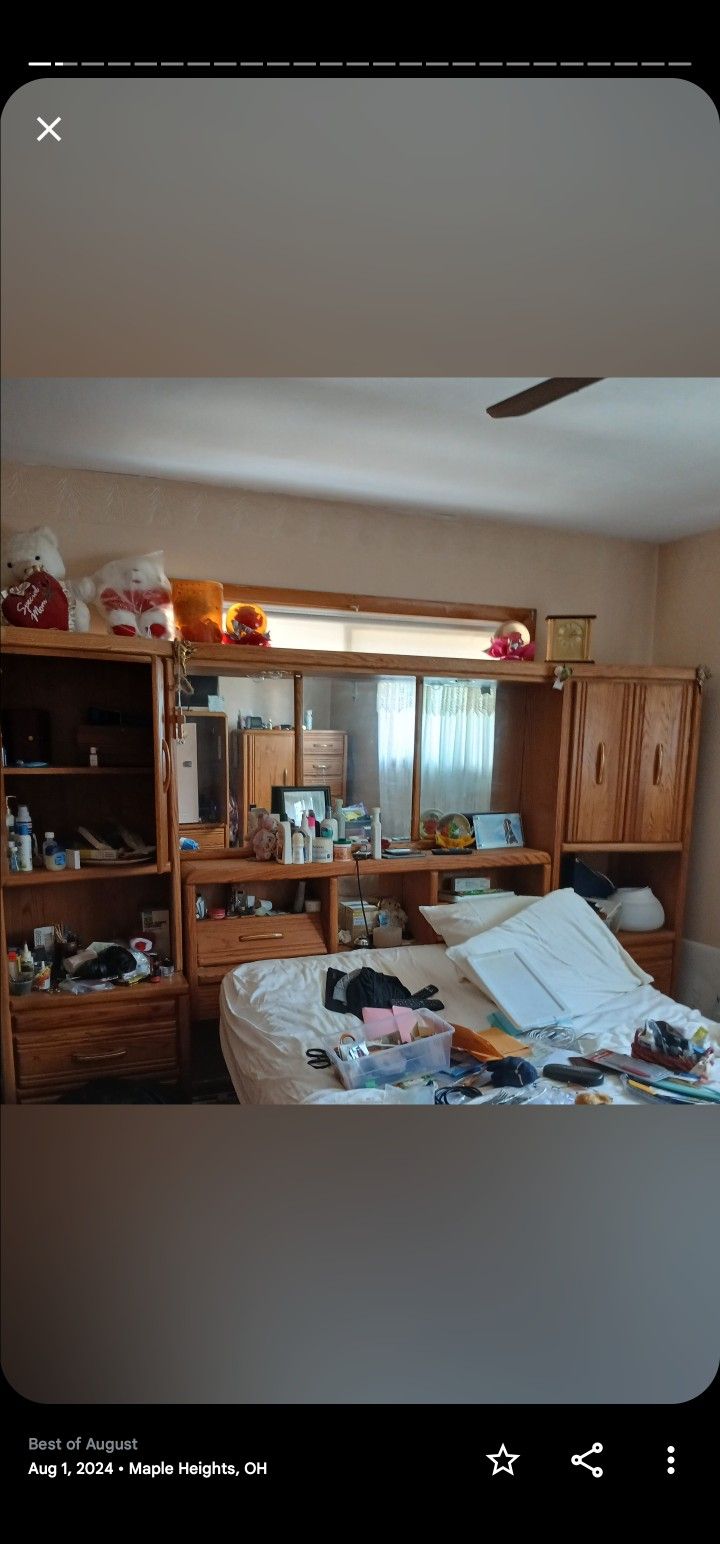 Queen Size Wall Unit Bed W/Craftmatic Mattress And Base