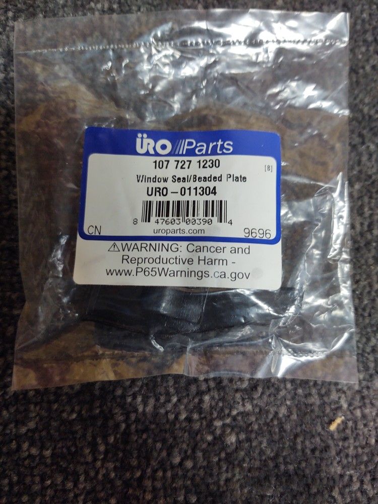 Mercedes Benz Window Seal (Right)