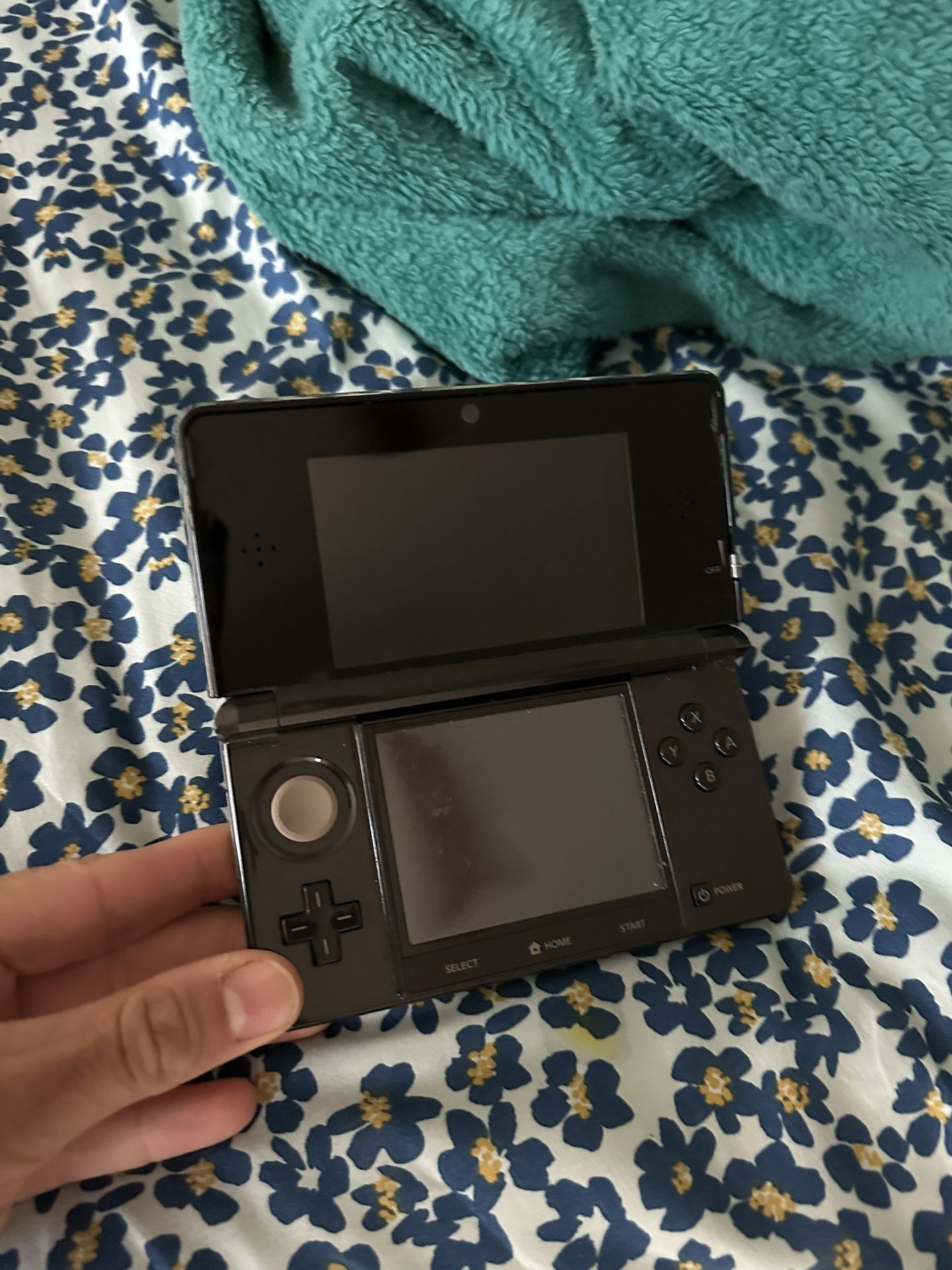 Need Charger, Works Great - Nintendo 3DS