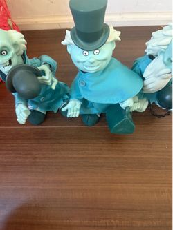 Disney Haunted Mansion Hitchhiking Ghosts