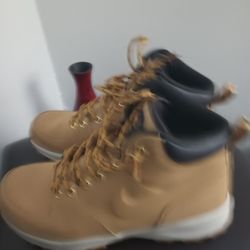 Men's Nike Manoa Leather Hiking Boots Size 10.5
