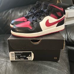 JORDAN 1 MID (PS) - JORDAN 4 RETRO (PS) - AIR FORCE 1 (GS) - JORDAN 1 MID SE (PS)