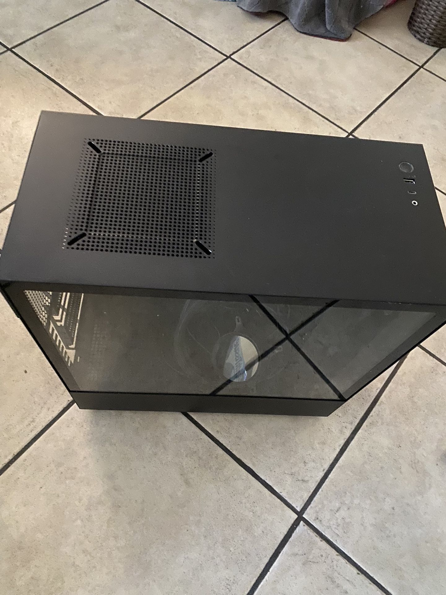 Pc/computer Case w/ Aio Cooler