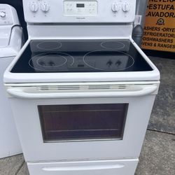 Frigidaire Electric Stove/ Estufa Frigidaire Electrica