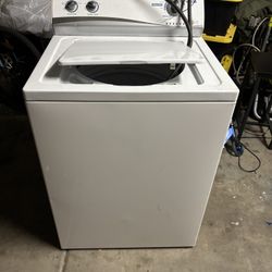 WASHING MACHINE $100 O