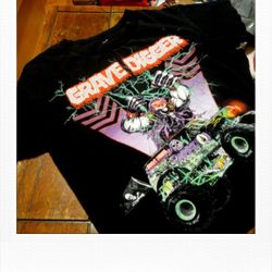 Kids vintage grave digger t shirt / mickey mouse sweater
