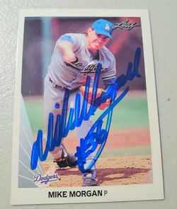 Autographed, 1990 Leaf Baseball Card #358, Mike Morgan,Los Angeles Dodgers