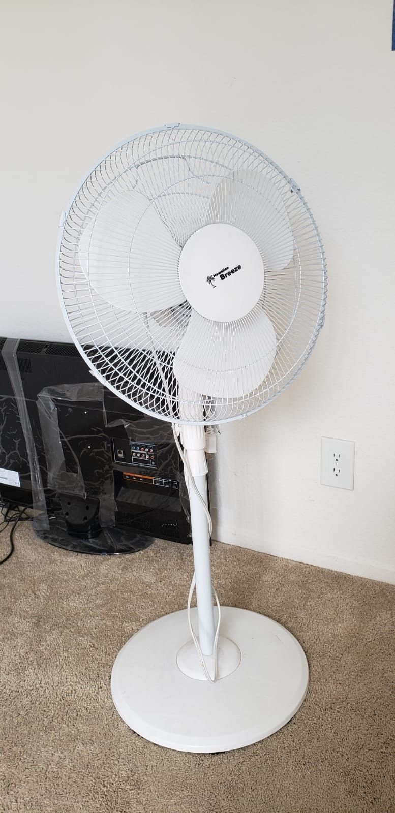 Hawaiian Breeze 16" 3-Speed Oscillating Stand Fan, White