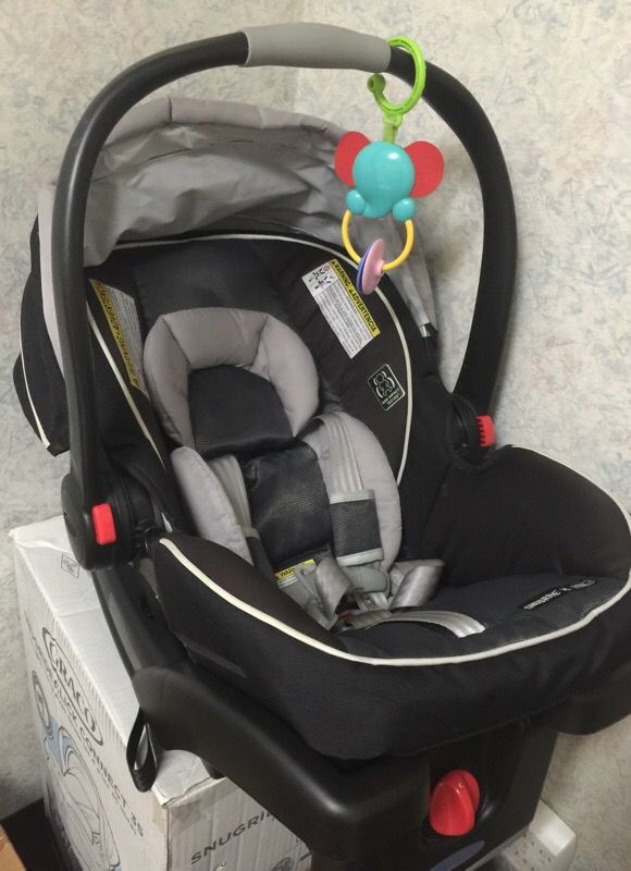 Infant car seat with base -graco (free )