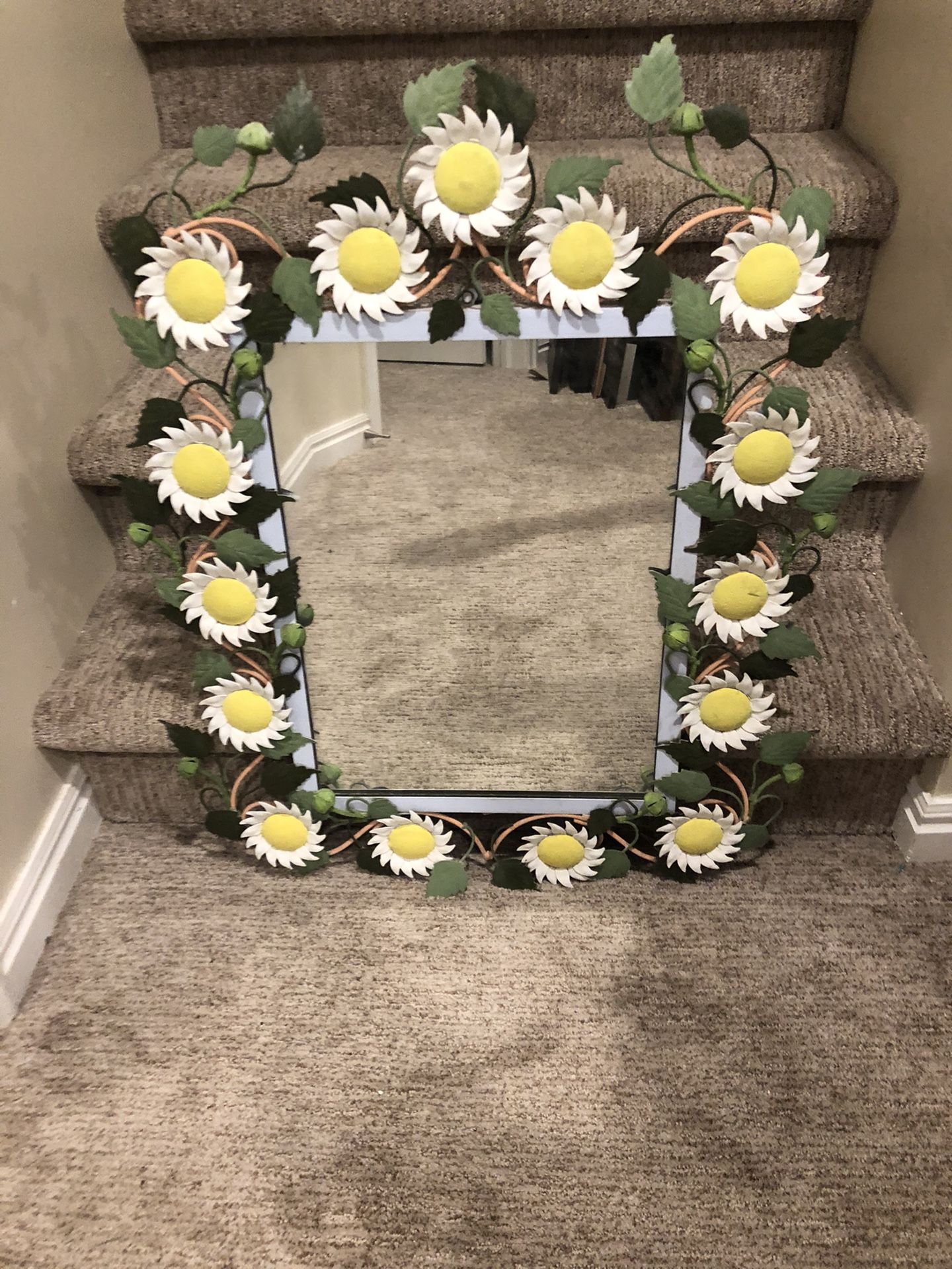 Absolutely ADORABLE Daisy Heavy Duty Decorative Mirror!!