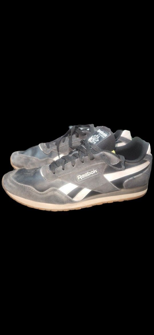 Used Mens Reeboks Size 10