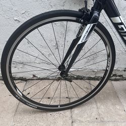 Giant Contend road bike (XS frame)