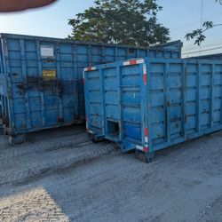 Trash Bins. Roll Off Dumpster Contendor