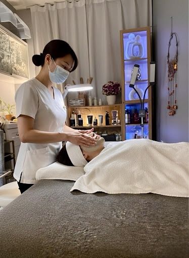 Professional Facials Treatment At Claremont