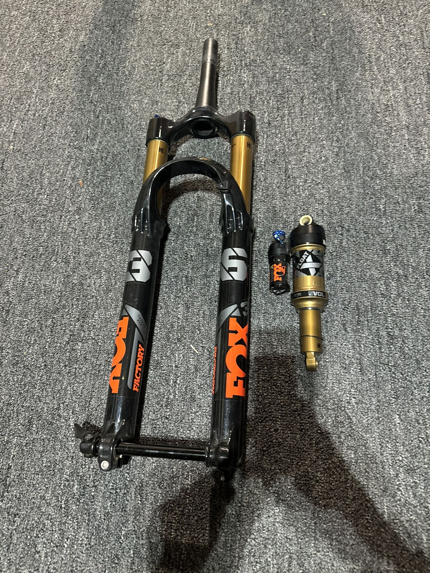 FOX サスペンション e-MTB用サスペンション