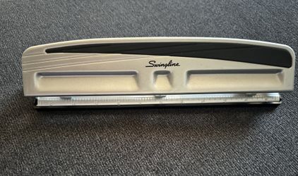 Swingline 3 Hole Punch 10 Sheet Capacity Silver/Black
