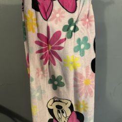 Minnie Mouse Throw 