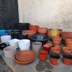 35 Clay, ceramic and plastic pots Bundle