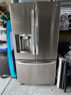 LG Stainless Refrigerator 24.7 cu ft, French Doors