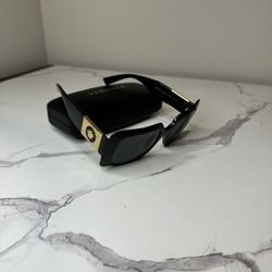 Versace Black Sunglasses w/ Gold Medusa Logo – Made in Italy – Like New