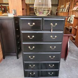 BLACK DRESSER