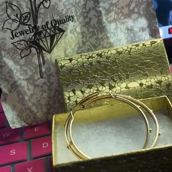 14K Gold Hoop Earings 