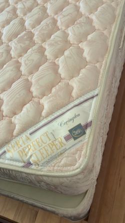 Queen size mattress and box spring
