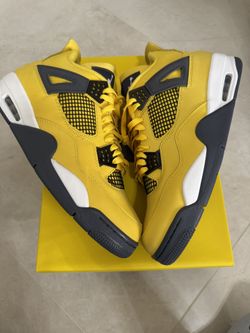 Jordan 4 Lightning Size 13