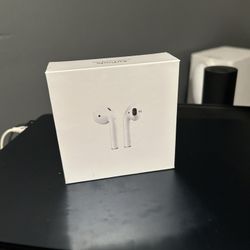 🍎 Ear Buds