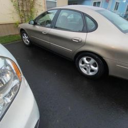 2002  Ford Taurus Sedan