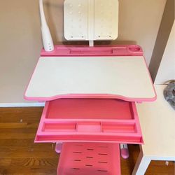 Kids learning desk with chair