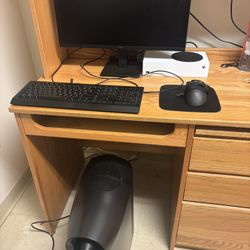 Alienware Gaming PC with Razer Keyboard And Mouse, Samsung Monitor And Xbox Series S