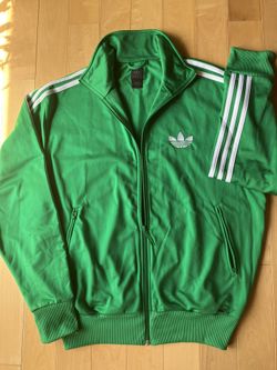 100% Polyester Men’s Adidas Green Track Jacket Size M.