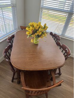 Dining Table w/ 6 chairs