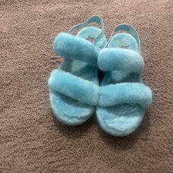 Ugg Fuzzy Sandals 